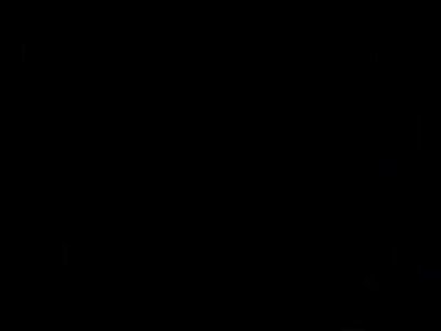 স্যাসি স্লাট তার পাছায় একটি চোদা ভিডিও বিশাল কালো মোরগ নেয়